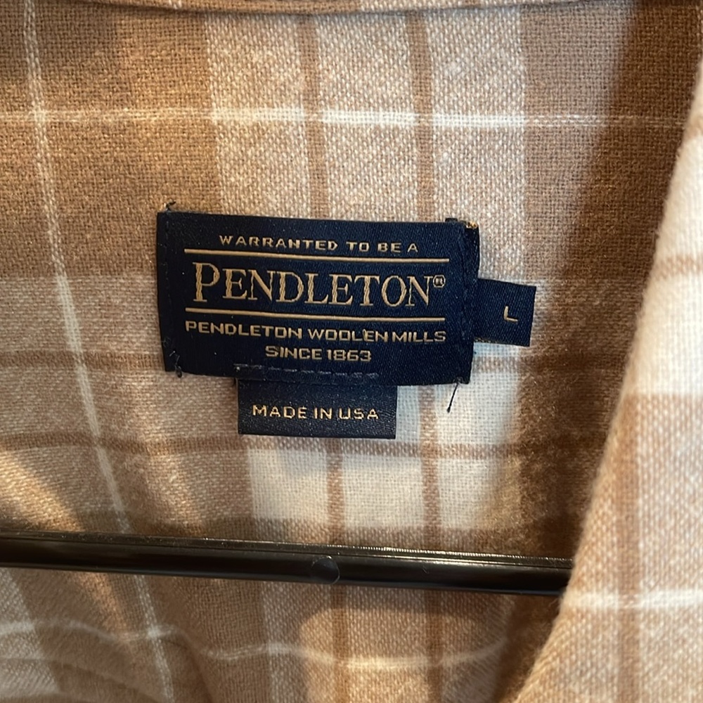 Pendleton Button up - Picture 2 of 4